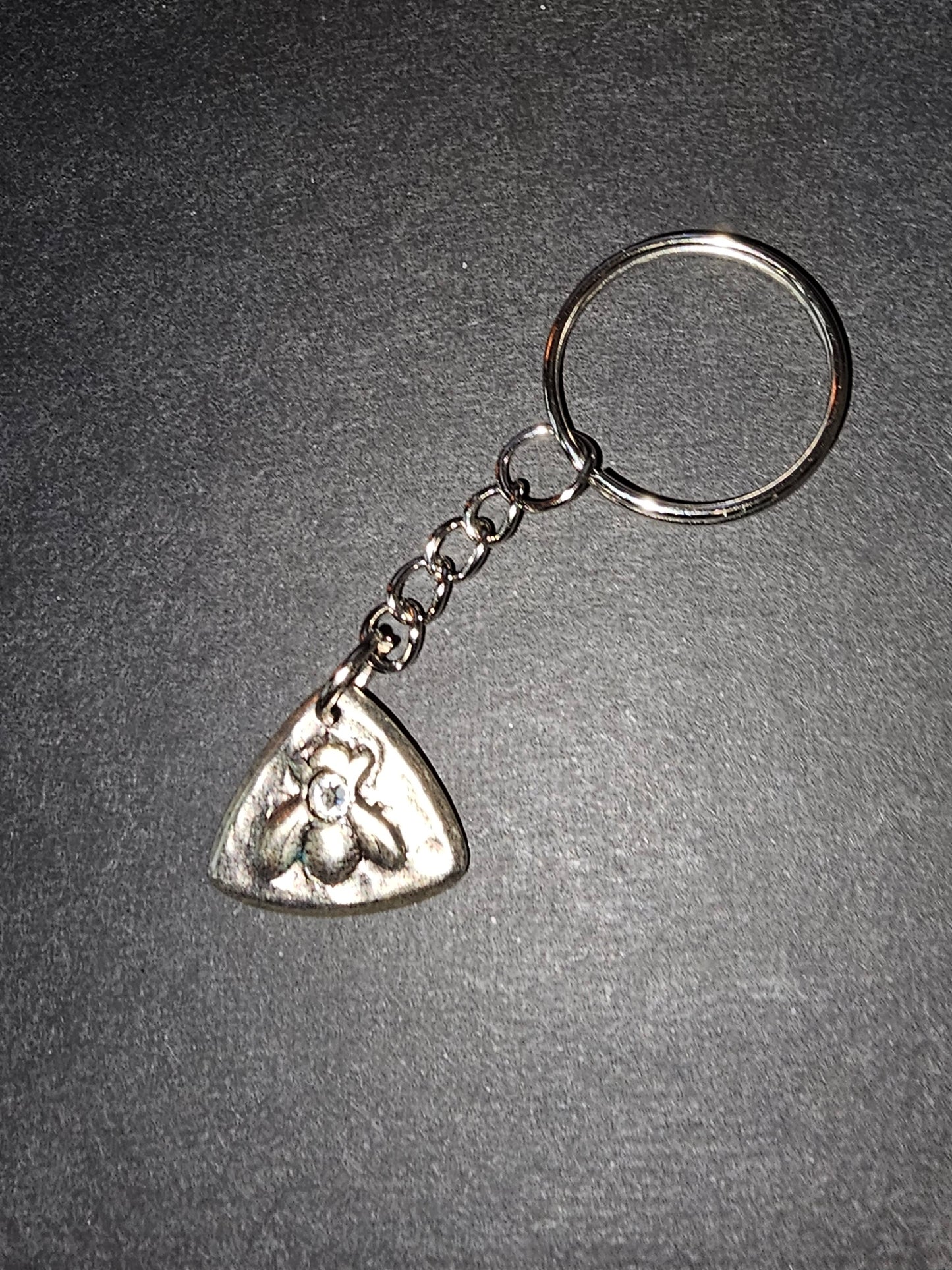 Bee pendant keychain