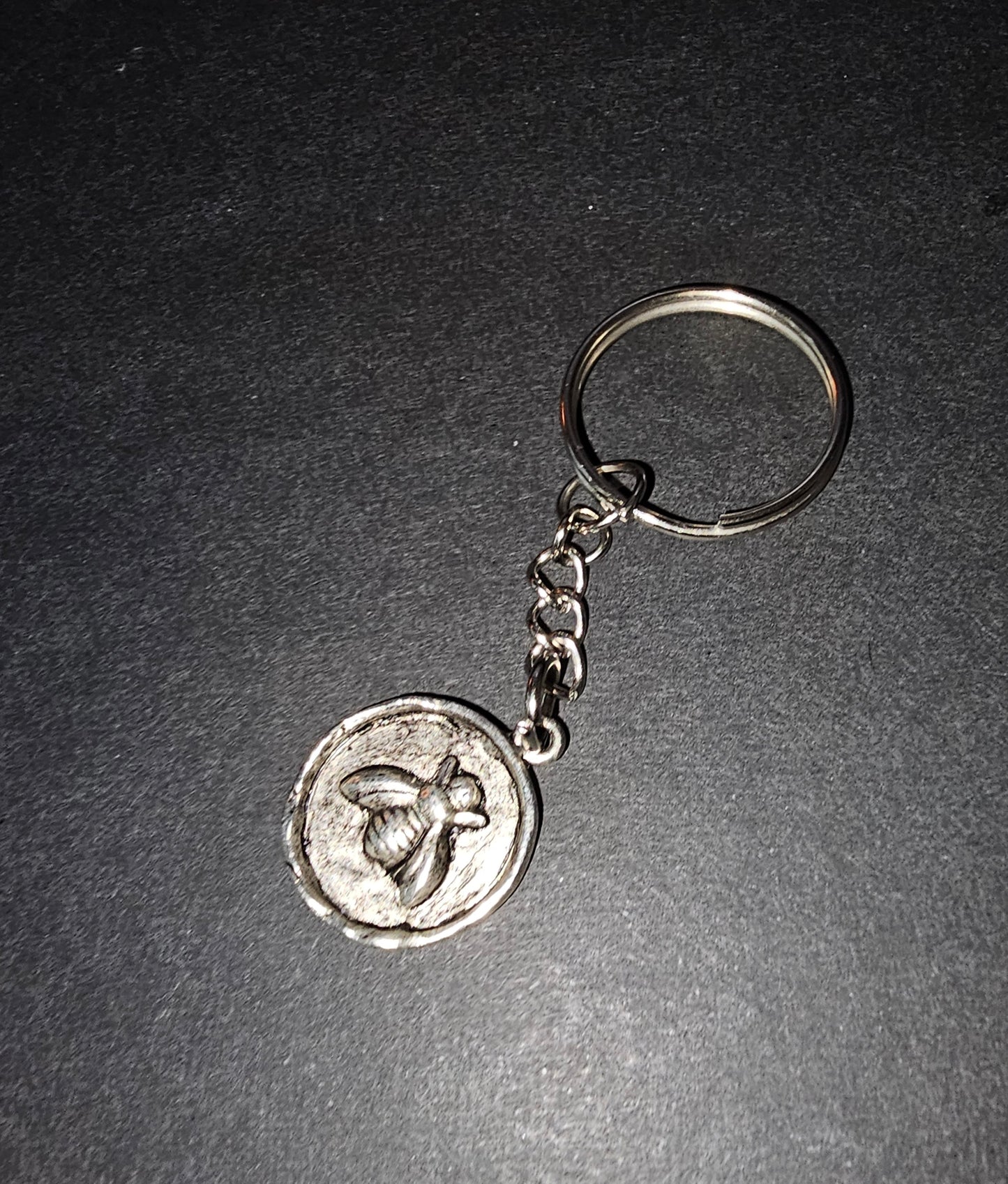 Bee pendant keychain