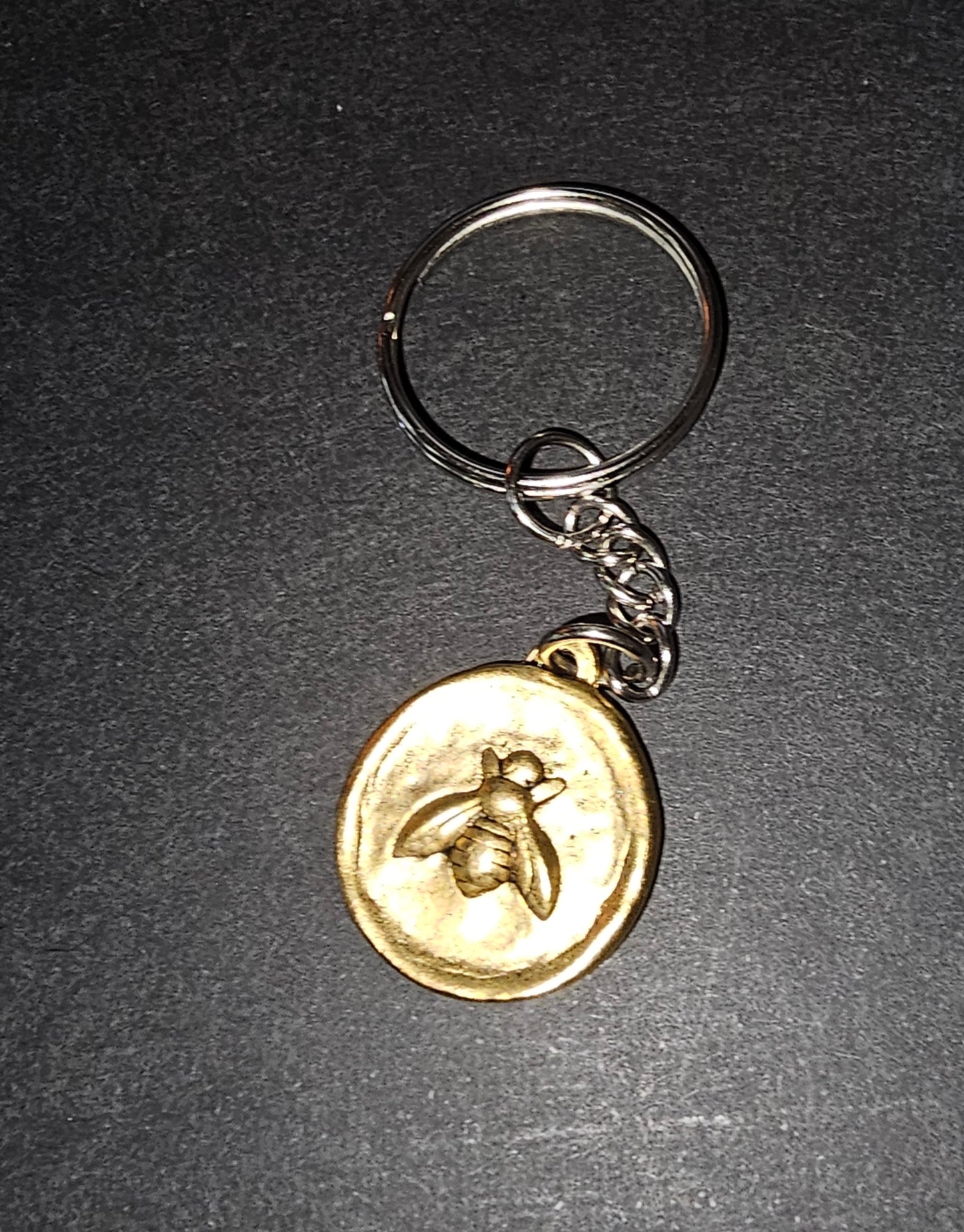 Bee pendant keychain