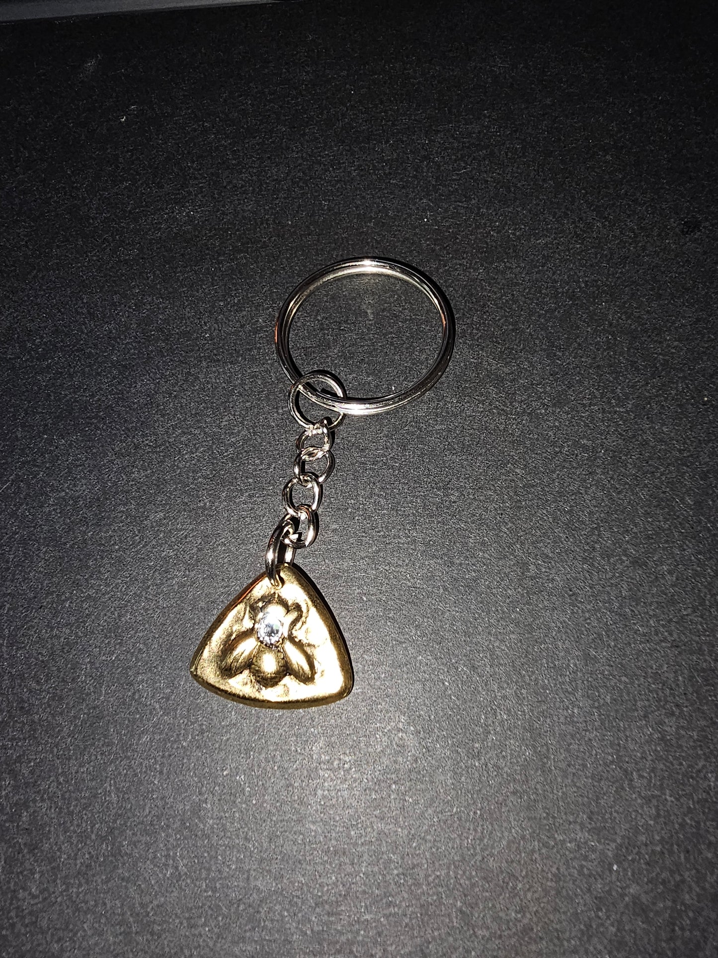 Bee pendant keychain