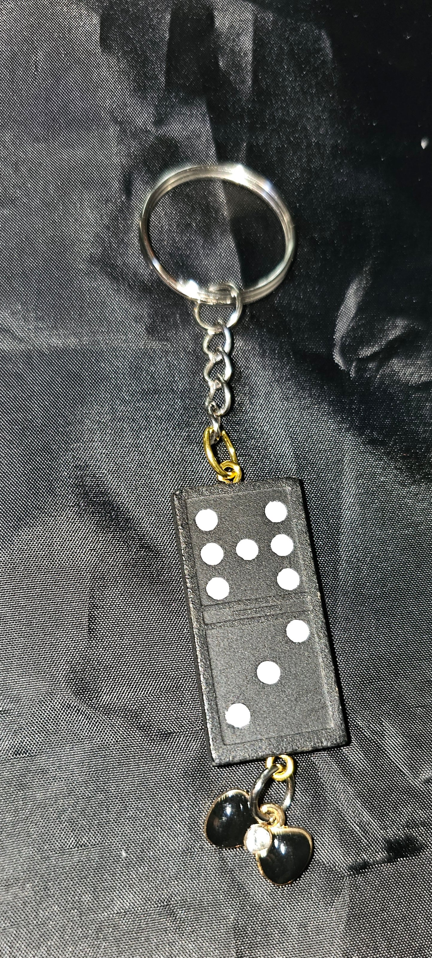 Domino keychain with bow charm