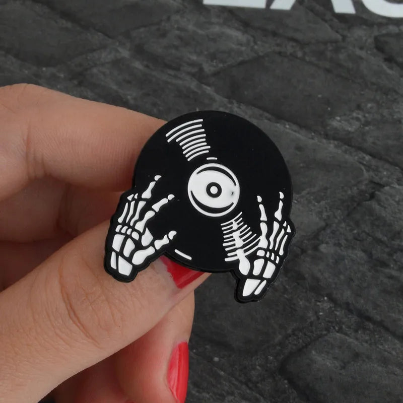 Retro Gramophone Enamel Brooch Cartoon CD Tape Pin Musician Lapel Jewelry Gift
