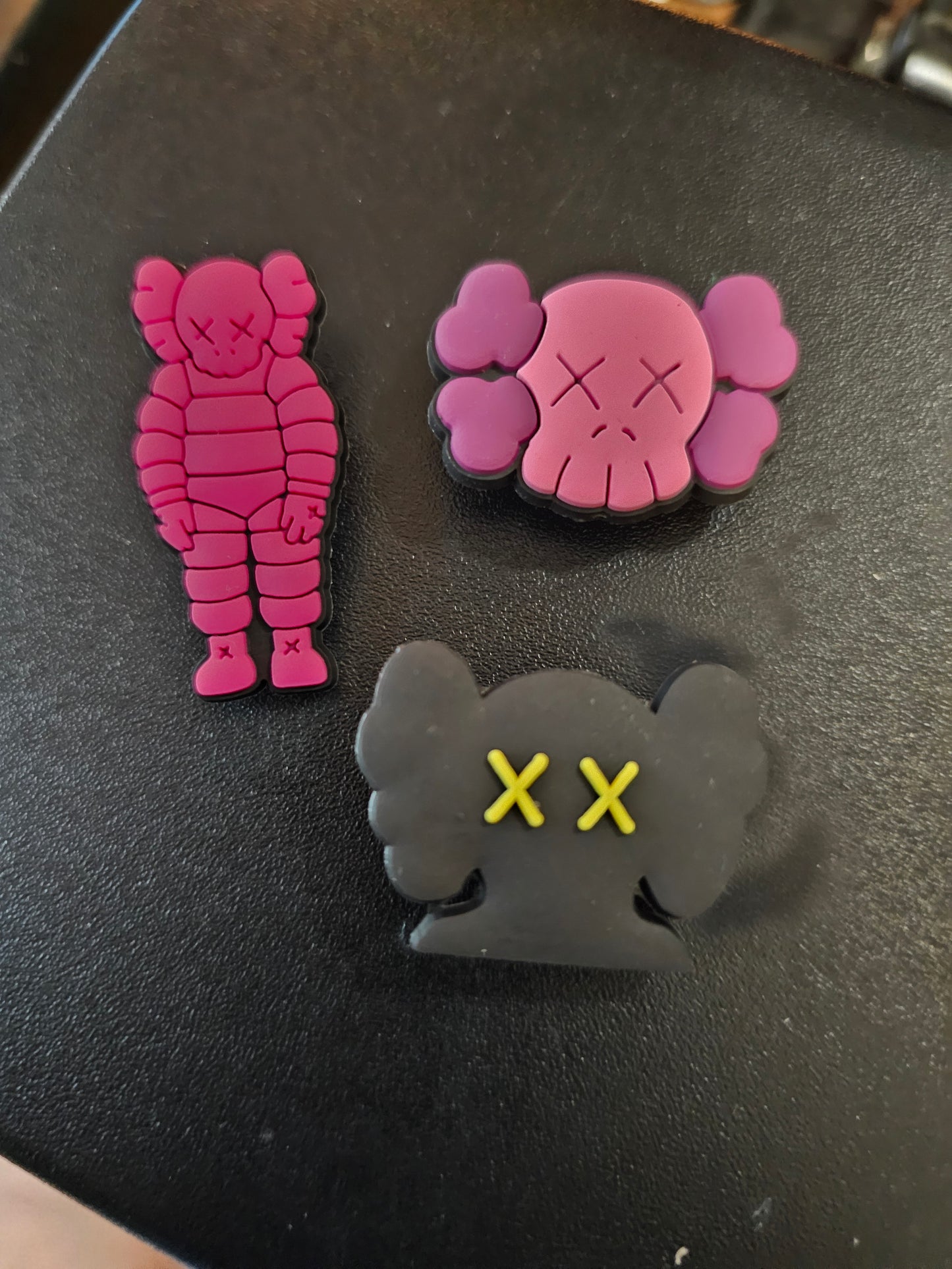Jibbitz pack - KAWS