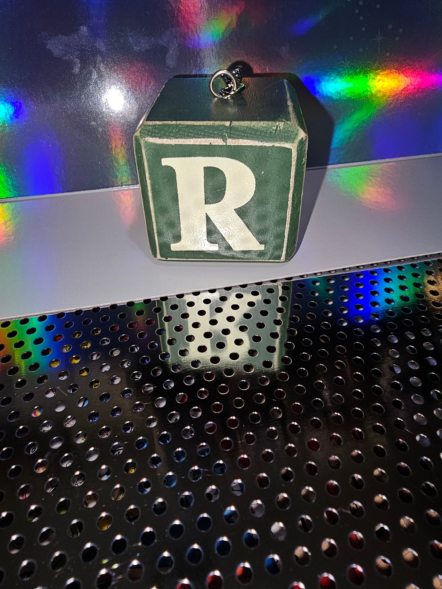 Letter block keychain - R (green)