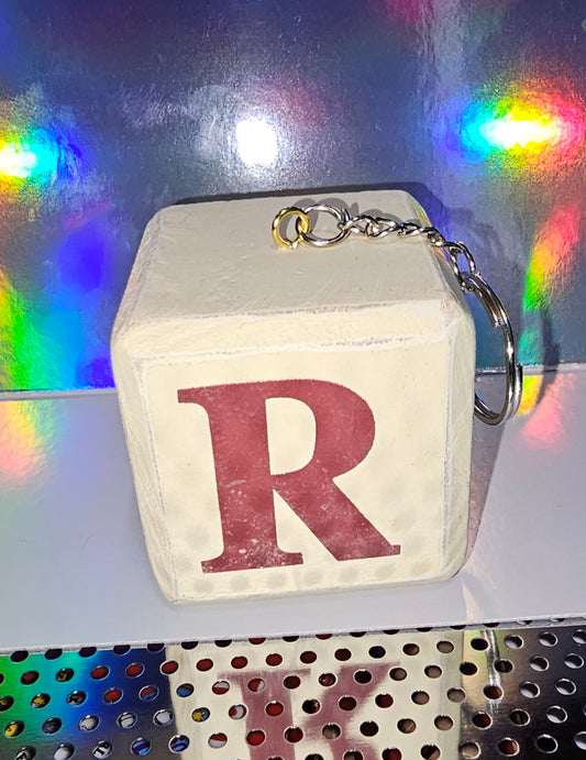 Letter block keychain - R (beige)