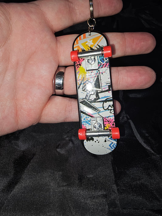 Skateboard keychain (3)