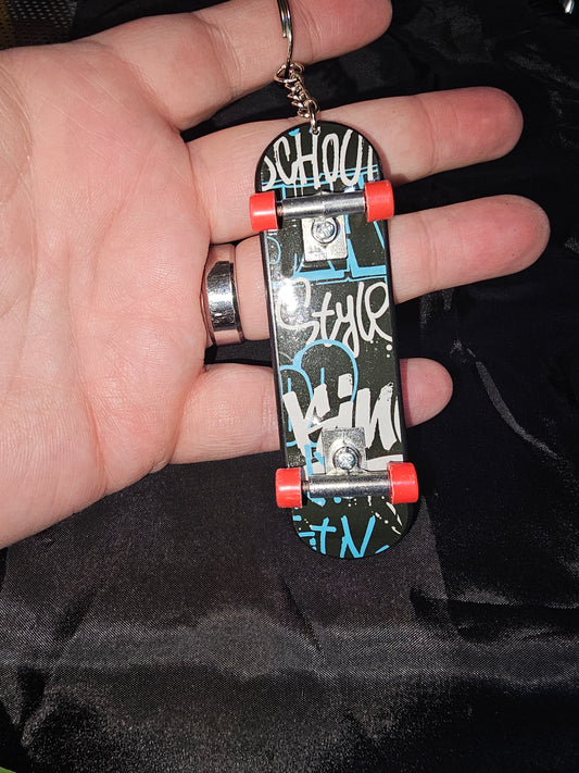 Skateboard keychain (2)