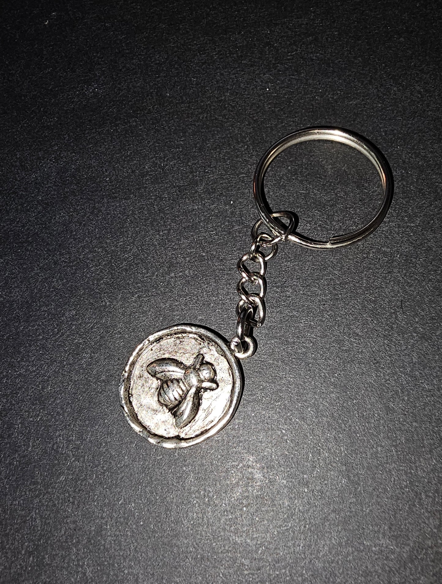 Bee pendant keychain