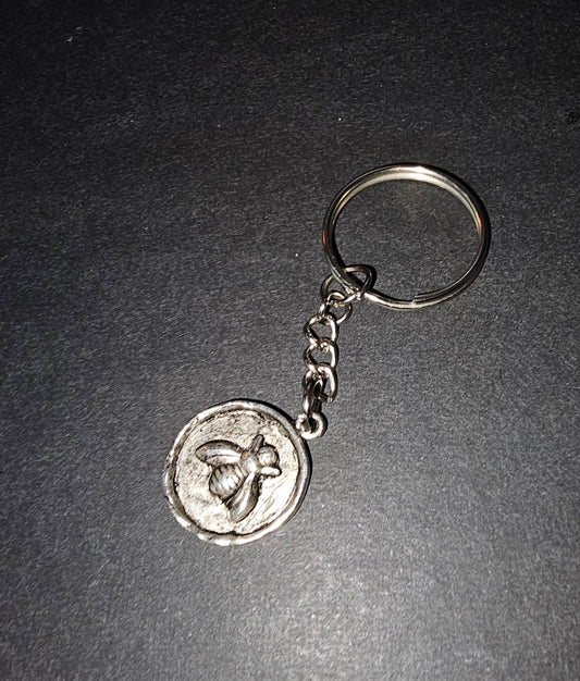 Bee pendant keychain