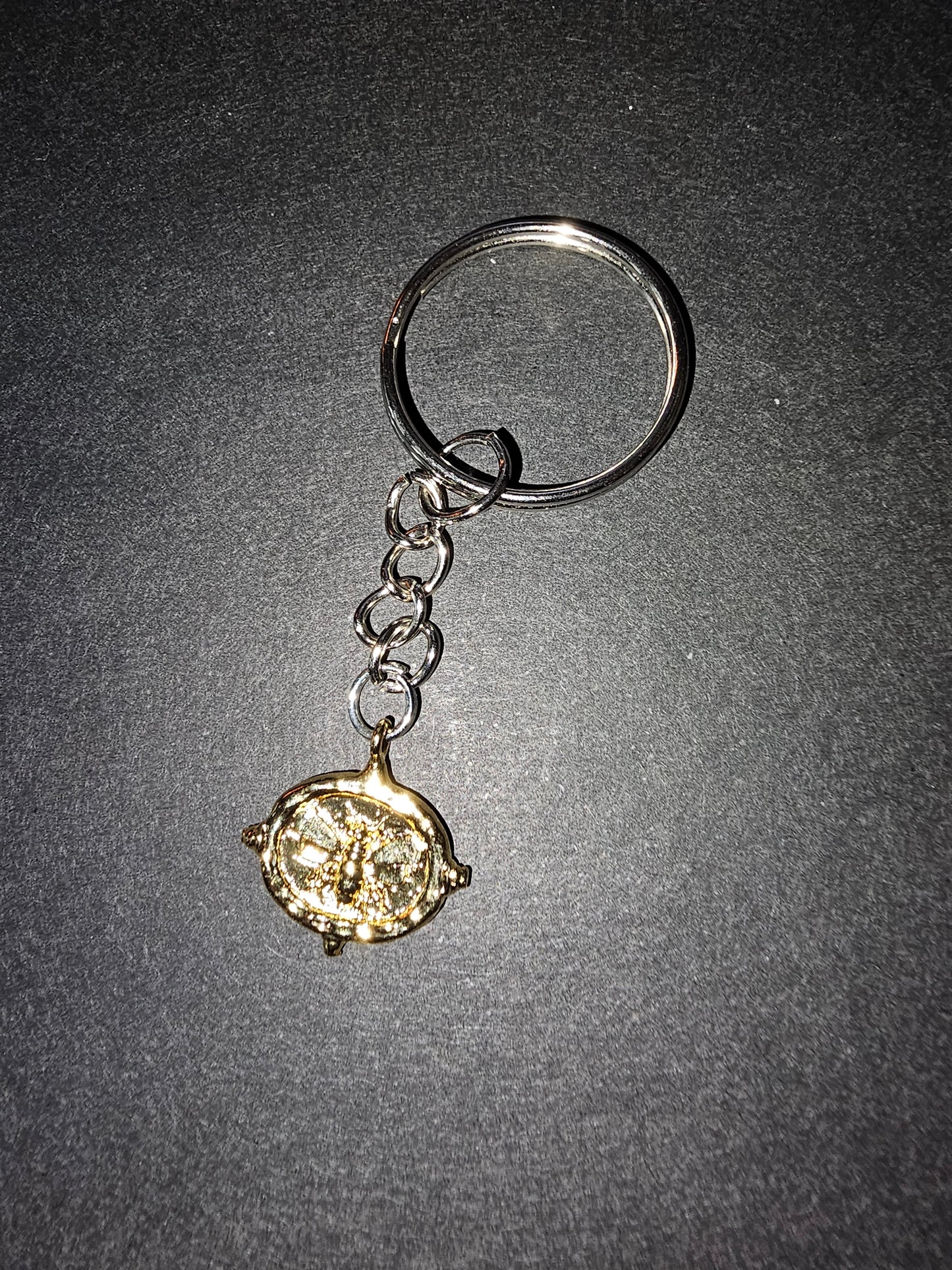 Bee pendant keychain