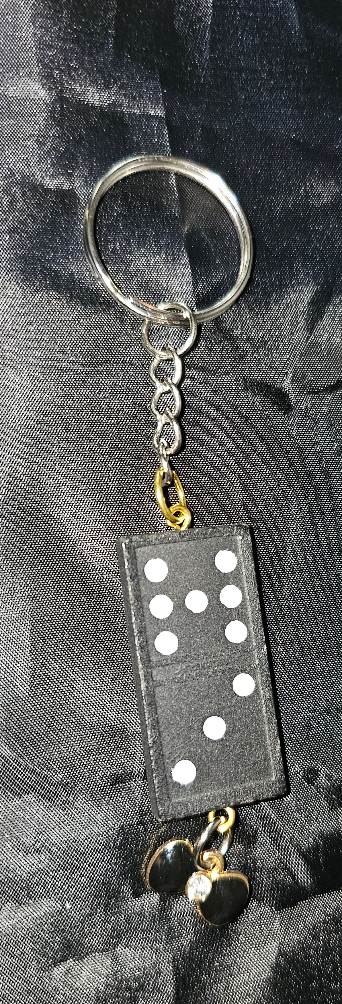 Domino keychain with bow charm