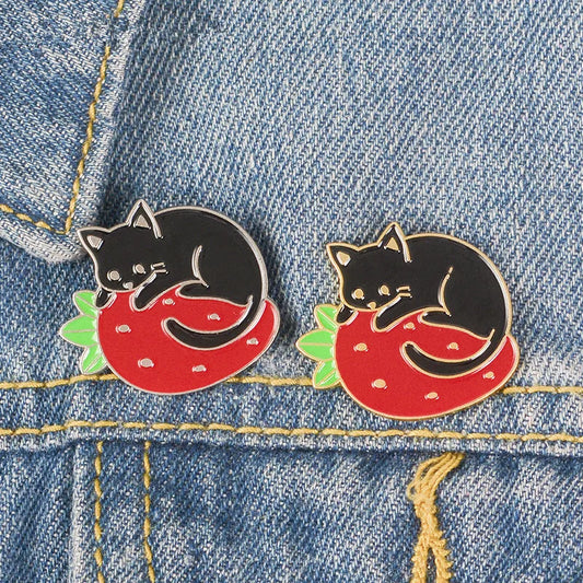 Strawberry Cat Enamel Pins Black Cat Brooches Kawaii Lapel Pin Jewelry Gift