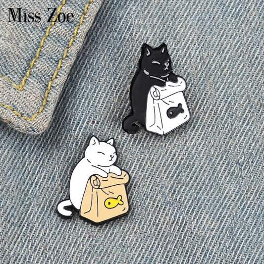 Cute Cat Enamel Pins Dried Fish Brooch Lapel Badge Cartoon Animal Jewelry Gift