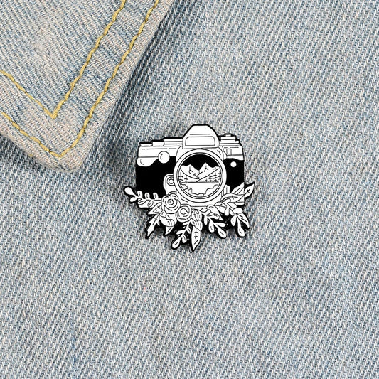 Retro Camera Enamel Pin Mountain Photography Brooch Lapel Badge Gift