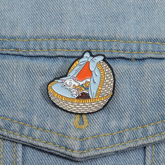 Cats Sleeping Basket Enamel Pins Brooches Lapel Badges Cartoon Animal Jewelry Gift