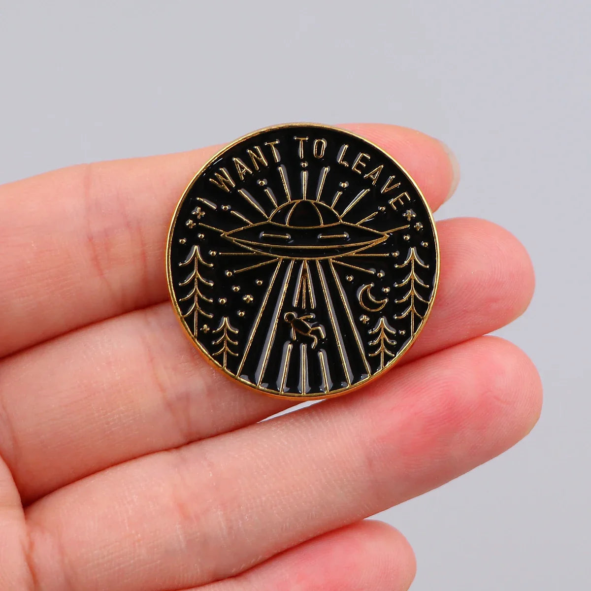Cool Airship Enamel Pin Lapel Brooch for Backpacks and Clothes Jewelry Gifts