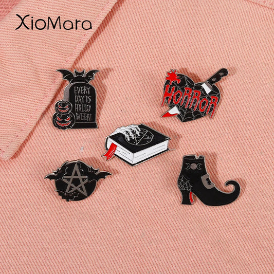 Dark Gothic Pentagram Bat Brooch Backpack Badge Halloween Jewelry Gift