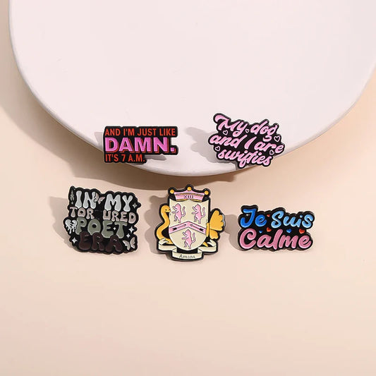 Amans Je Swis Calme Enamel Pin Creative Lyric Script Pop Music Lapel Brooch Badge Fans Gift