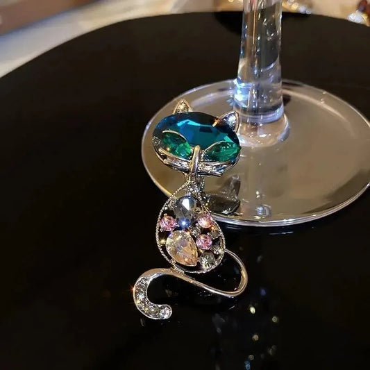 Rhinestone Cat Brooch Gold Animal Pin Fashion Lapel Accessory
