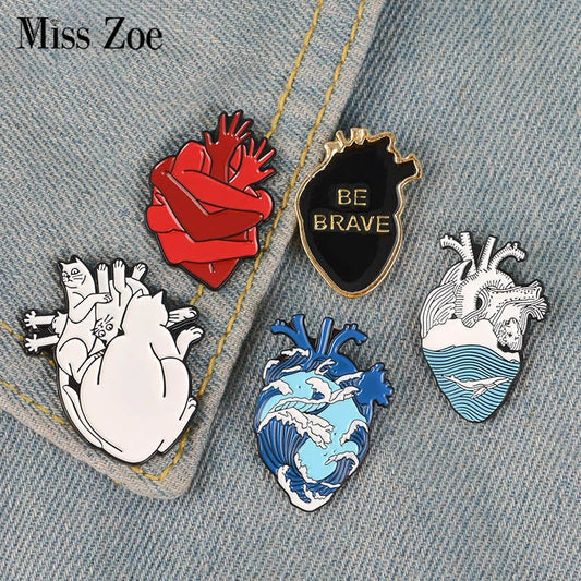 Freedom Heart Enamel Pin Starry Brave Cats Bloodthirsty Hug Brooch Lapel Fashion Gift Doctor