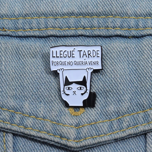 Llegue Tarde Enamel Pins Custom Brooches Lapel Badges Cartoon Animal Jewelry Gift for Kids Friends