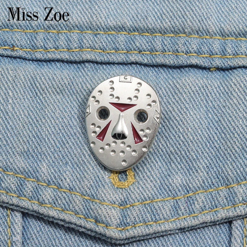 Killer Curved Baseball Mask Enamel Pins Halloween Horror Brooches Lapel Badges Gothic Jewelry Gift
