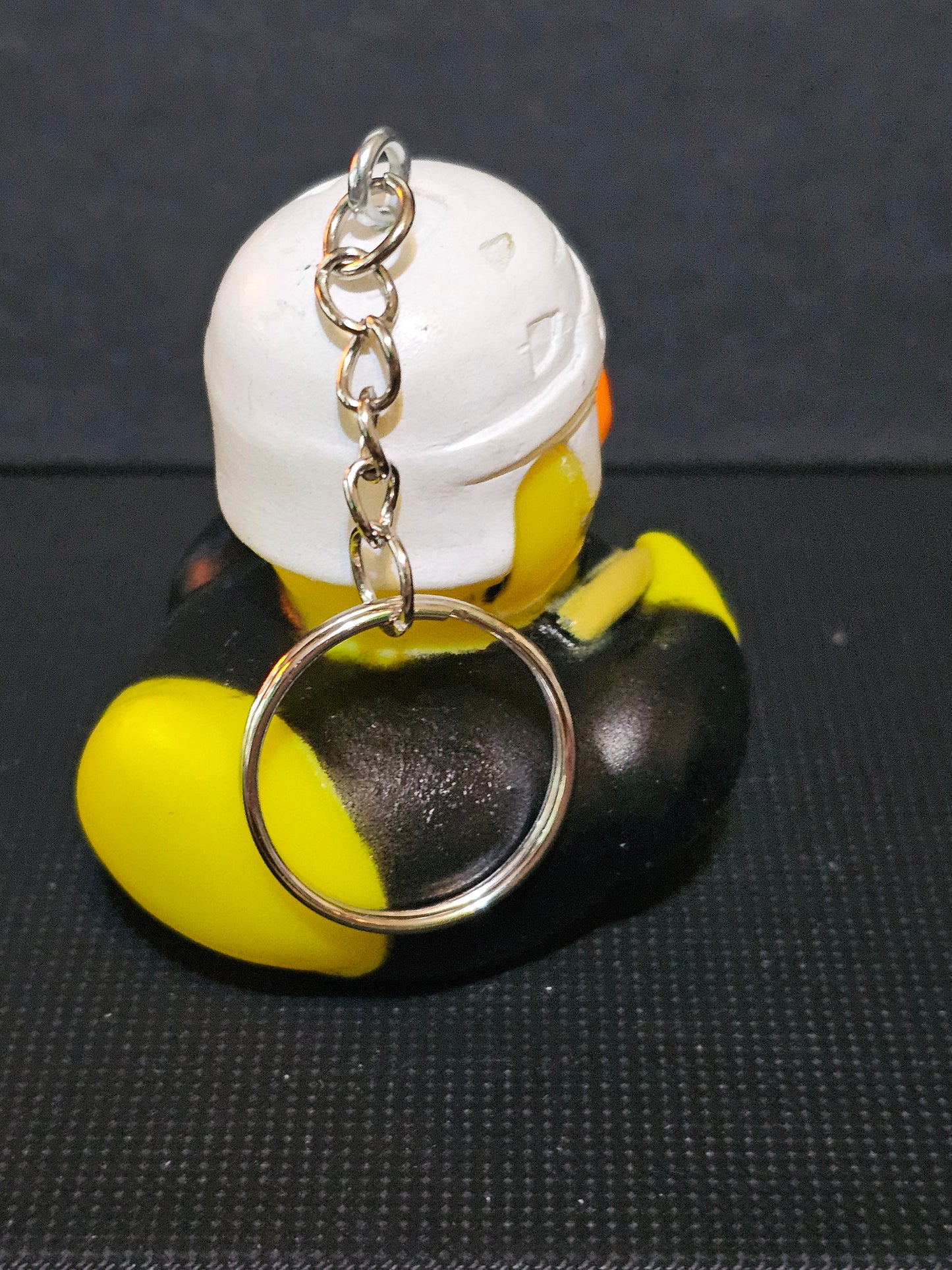 Hockey duck keychain