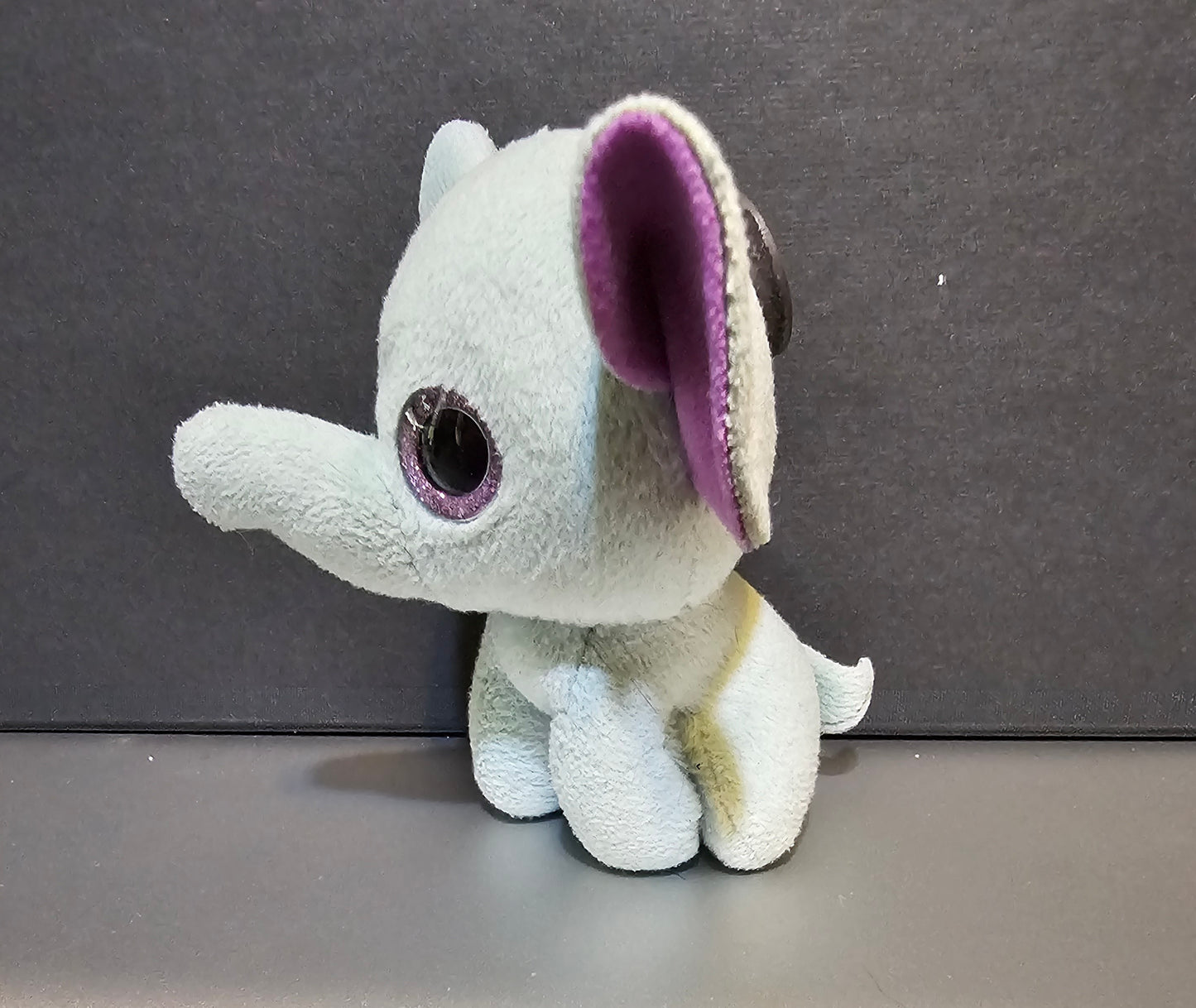 Elephant magnet