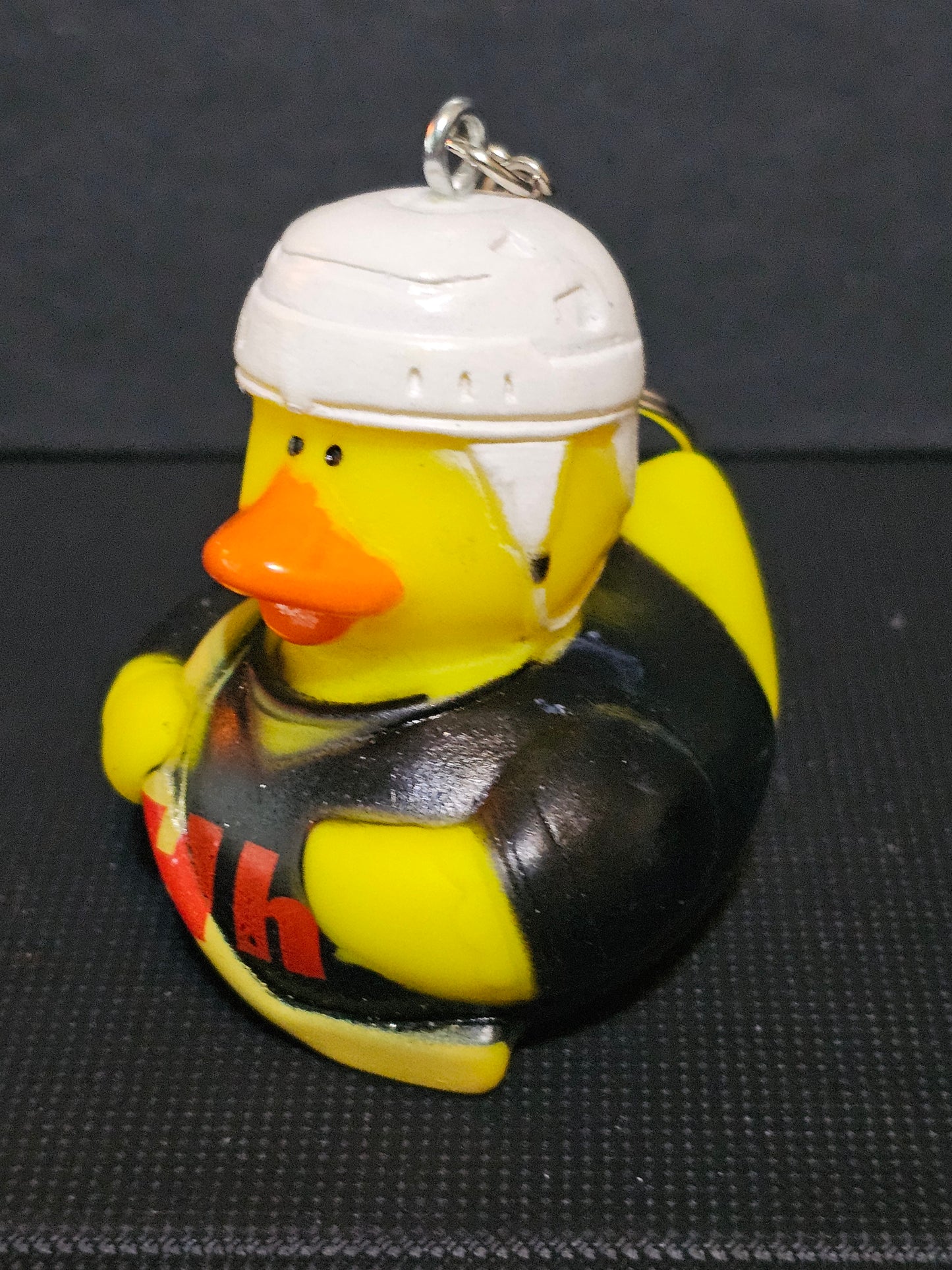 Hockey duck keychain