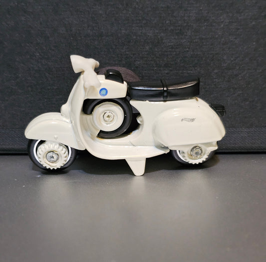 Vespa magnet